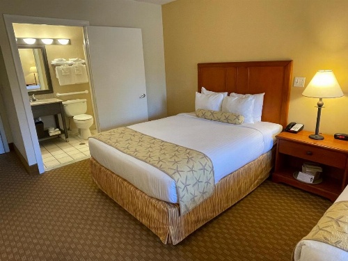 Bayside Resort Hotel image 39